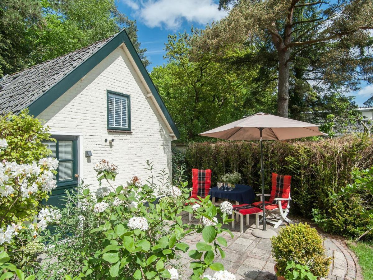Pleasing Holiday Home In Schoorl With Patio Luaran gambar